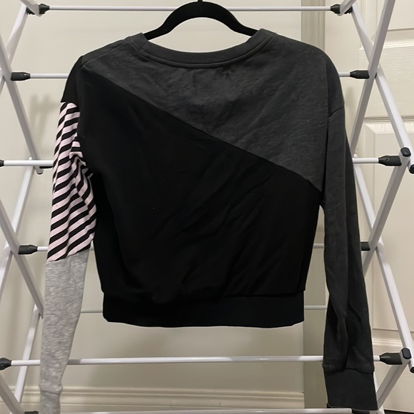 Victoria secret sport cropped sweater - Picture 2 of 2